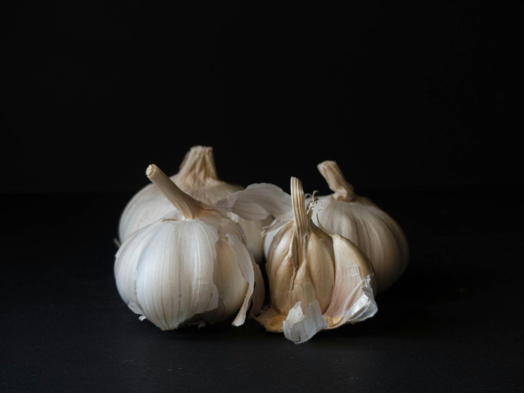 découvrez tout sur l'ail, ses bienfaits pour la santé, ses utilisations en cuisine et plus encore.